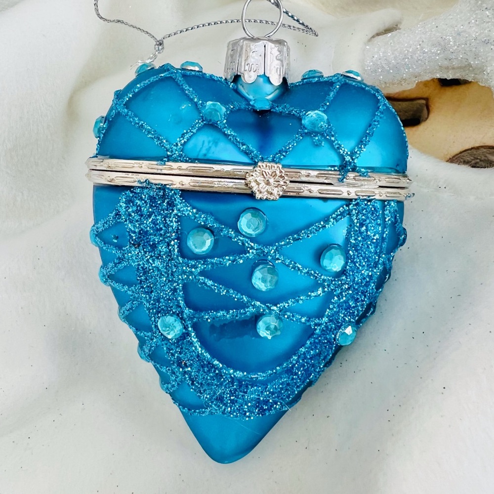 💙SULLIVAN’S GLASS VALENTINES ORNAMENT WITH EMBELLISHMENT💙